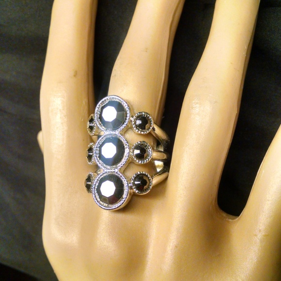 Gorgeous Elegant Shiney Rhinestones Ring - Picture 4 of 6